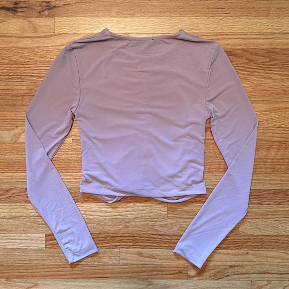 Dynamite Ruched Long-Sleeve Cropped Top - Picture 7 of 7